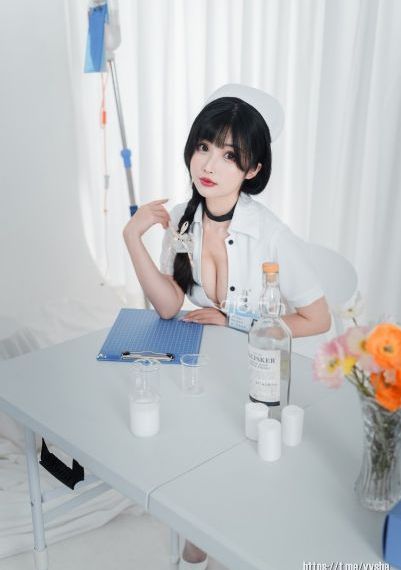 大胸美女电影_BD国语高清神马影院手机在线