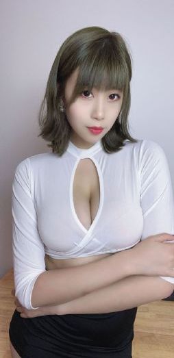 吃胸摸下面视频_高清日本电影免费