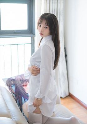 男人激烈吮乳吃奶视频_全集在线观看